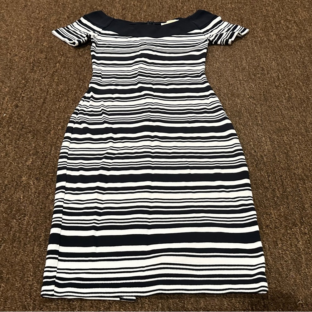 EUC Michael Kors Womens Black White Stripe casual career Dress XS short sleeve